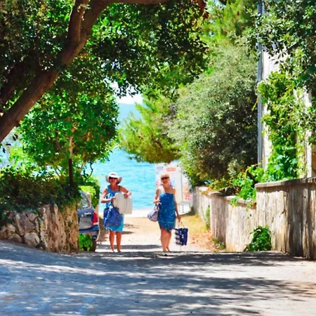 Rebecca - Cdn02101b-eyc * Zadar